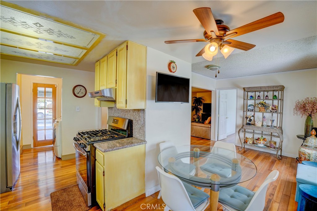 7115 Park Manor Avenue Property Photo 20