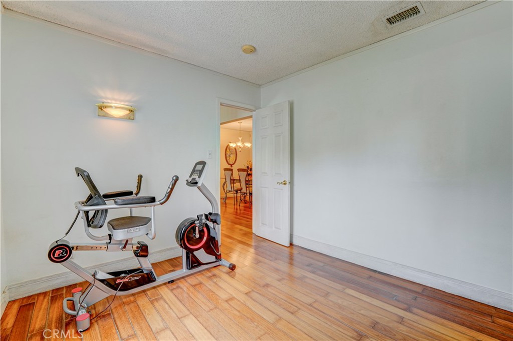 7115 Park Manor Avenue Property Photo 28