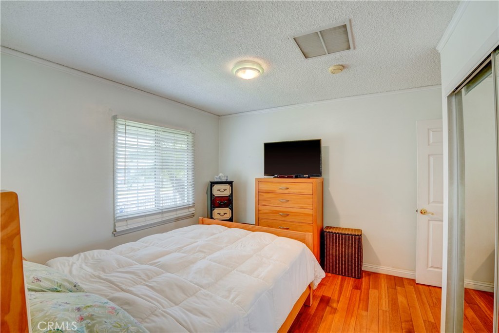 7115 Park Manor Avenue Property Photo 29