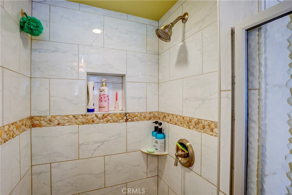 7115 Park Manor Avenue Property Photo 36