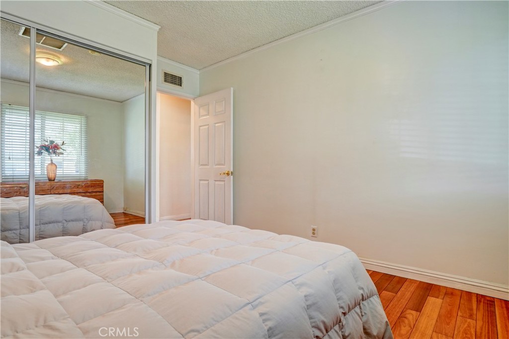 7115 Park Manor Avenue Property Photo 38