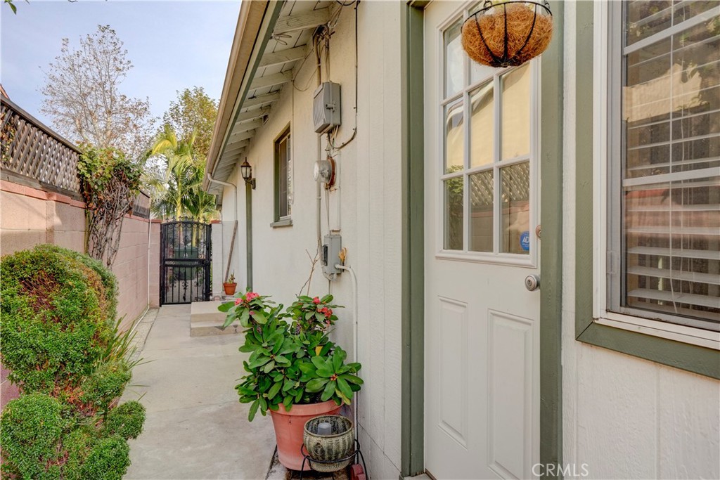 7115 Park Manor Avenue Property Photo 48