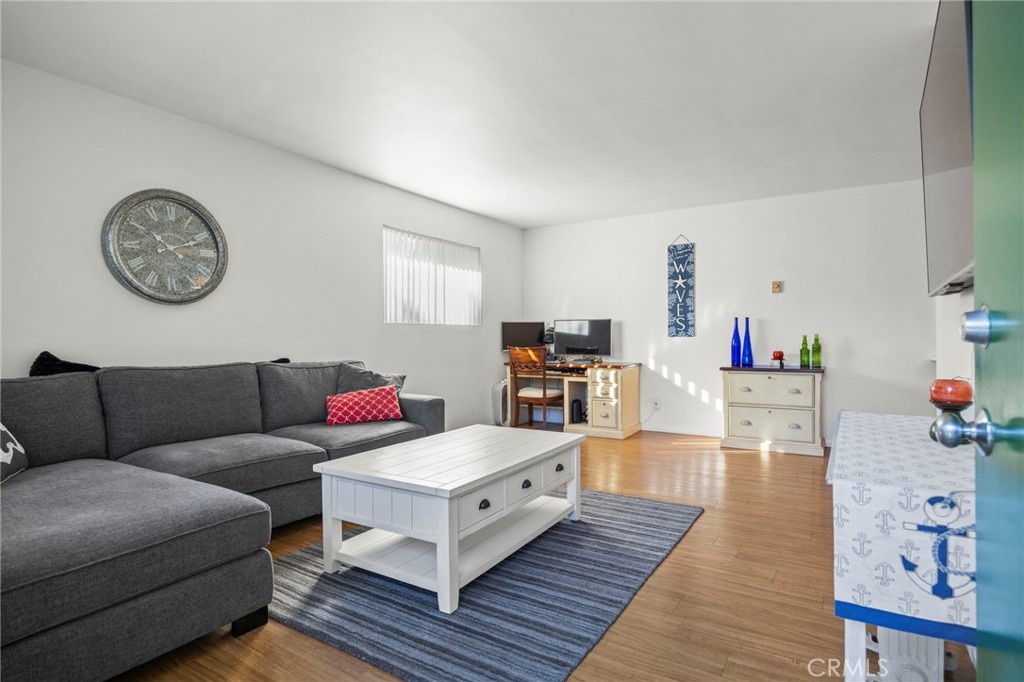 2610 S Victoria Avenue Property Photo
