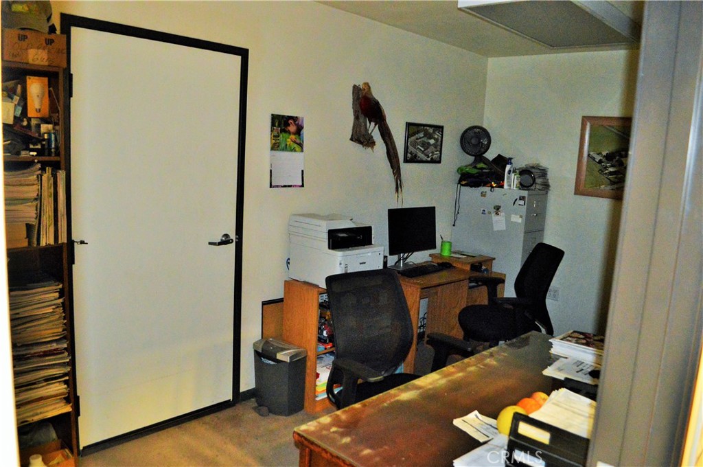 2750 W Devonshire Avenue Property Photo 12