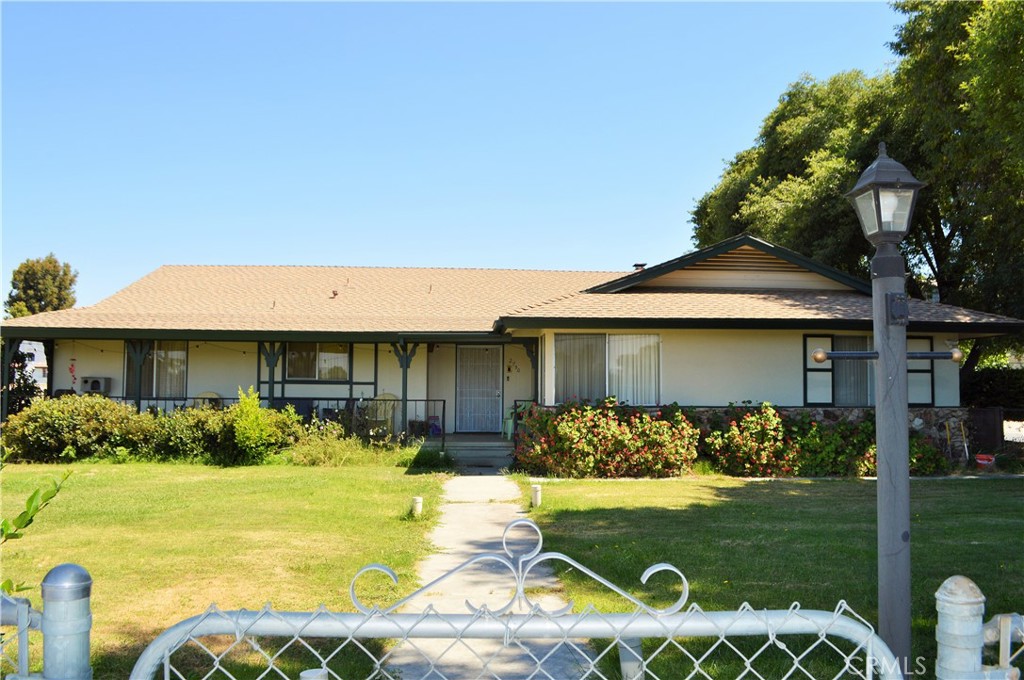 2750 W Devonshire Avenue Property Photo 60
