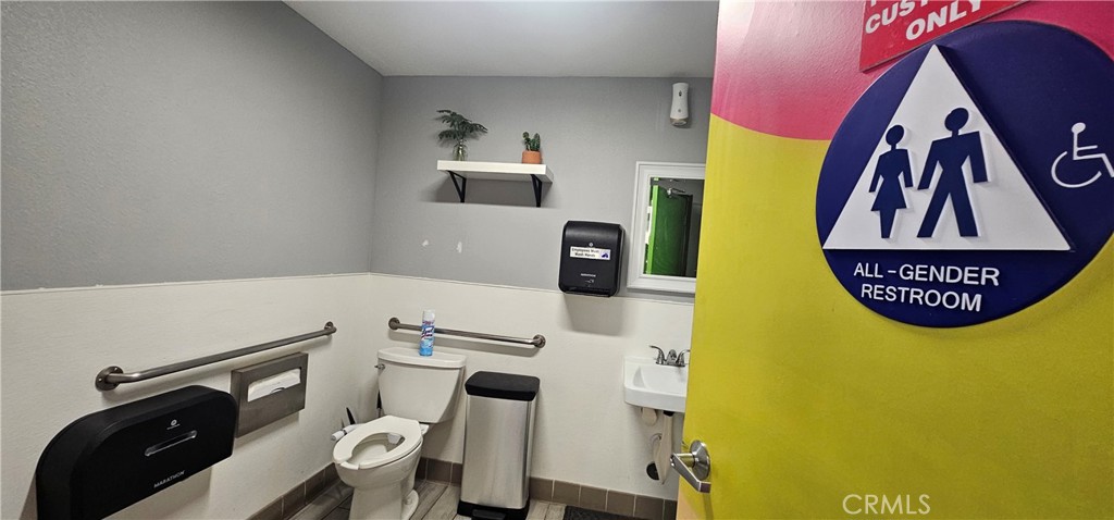 25060 Hancock Avenue Property Photo 10