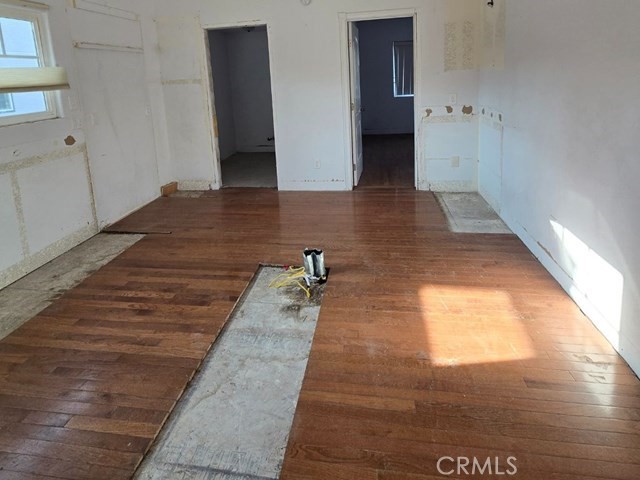 261 E Crescent Avenue Property Photo 7