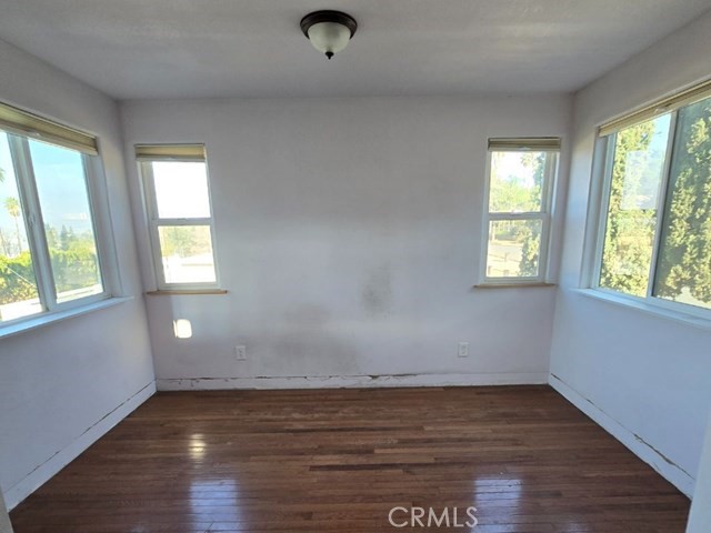 261 E Crescent Avenue Property Photo 17