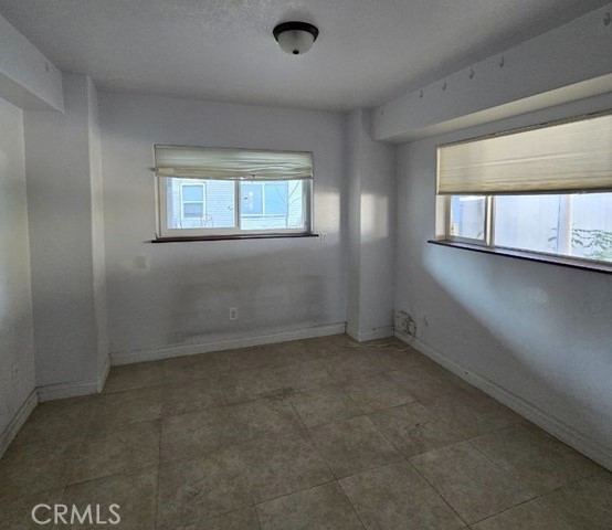 261 E Crescent Avenue Property Photo 27