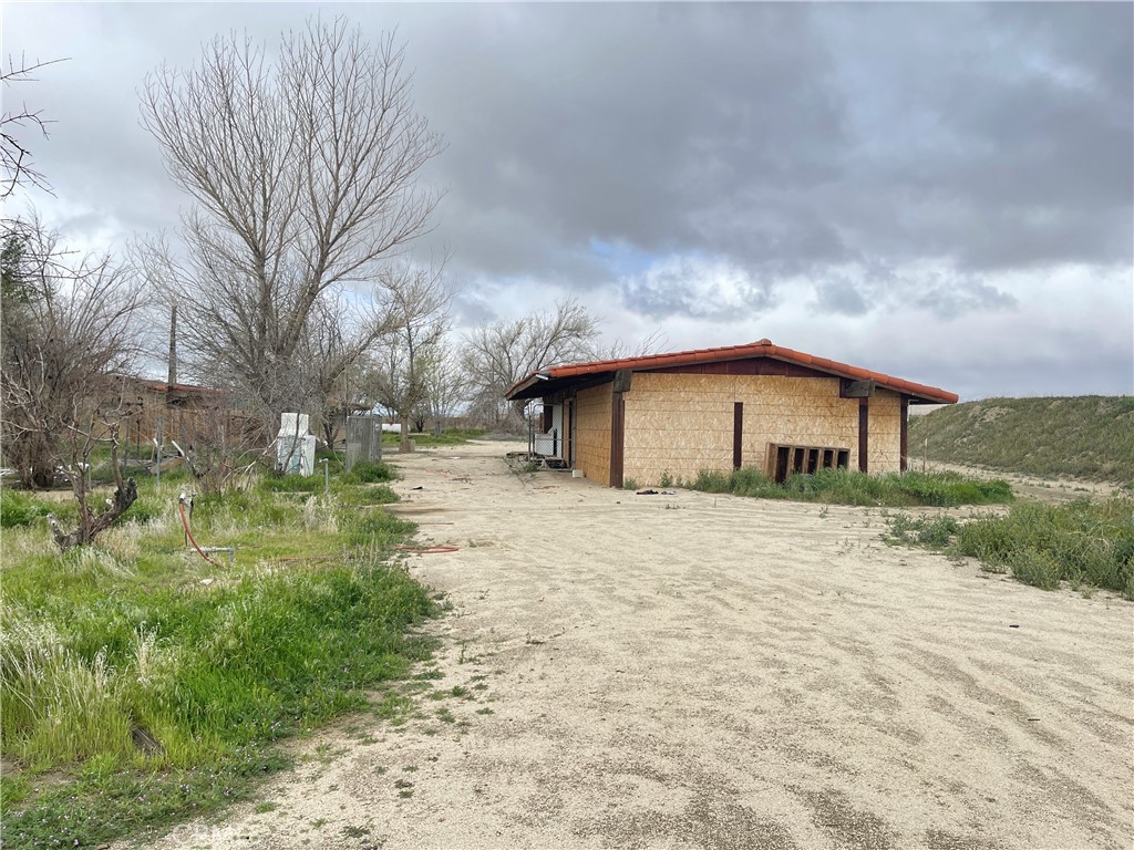15981 Gaskell Road Property Photo 1