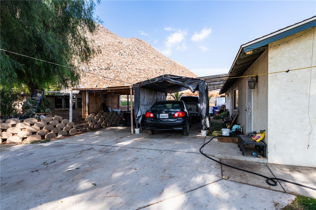 23981 Warren Road Property Photo 15
