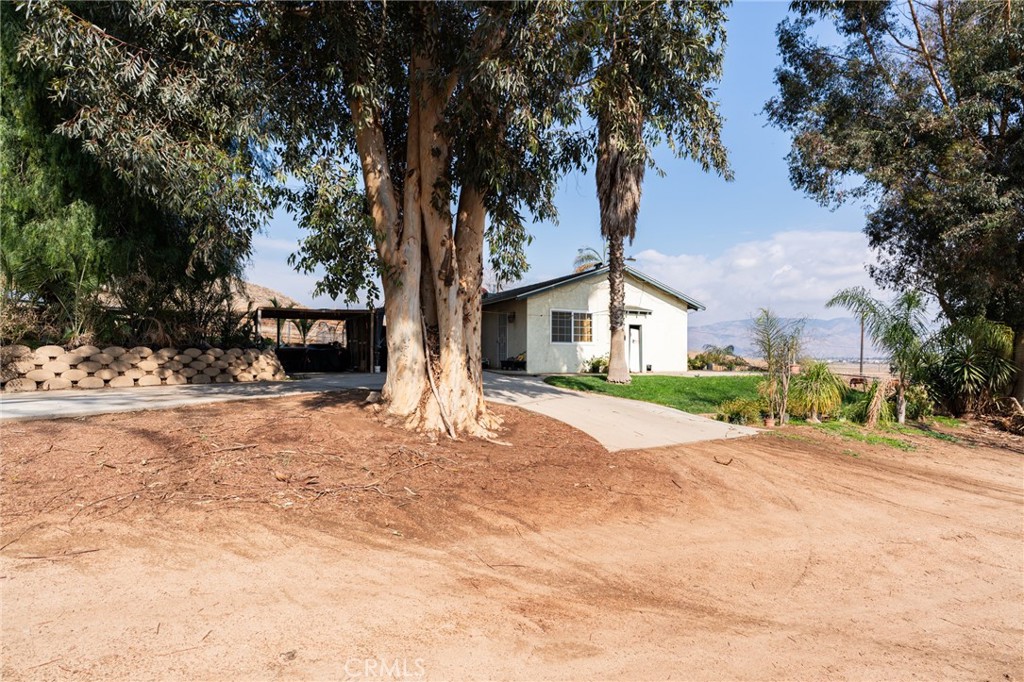 23981 Warren Road Property Photo 17