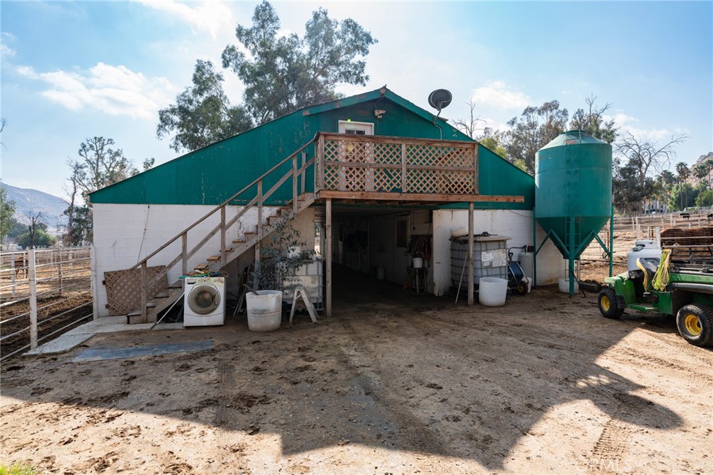 23981 Warren Road Property Photo 30