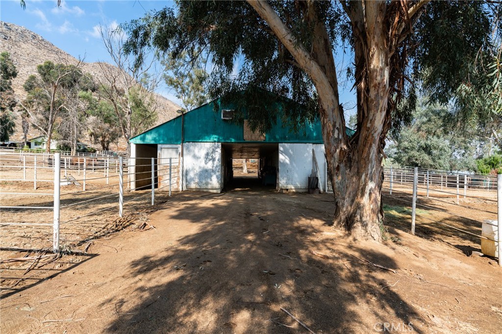 23981 Warren Road Property Photo 31