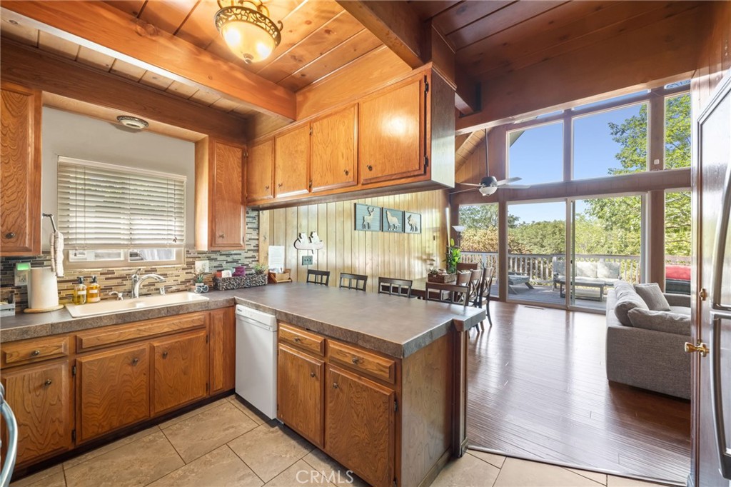 1208 Yosemite Drive Property Photo 12