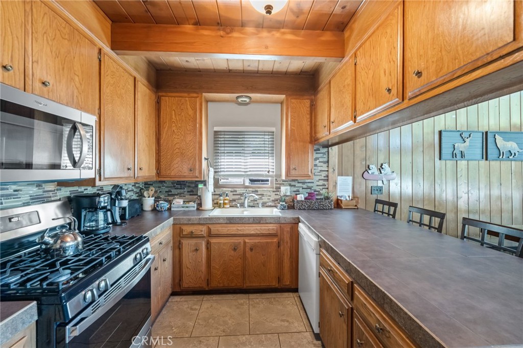 1208 Yosemite Drive Property Photo 13