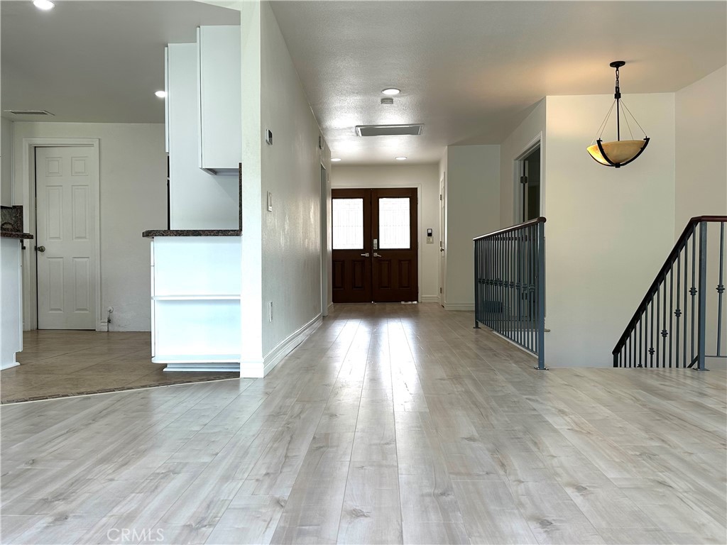 22700 Cascade Drive Property Photo 7