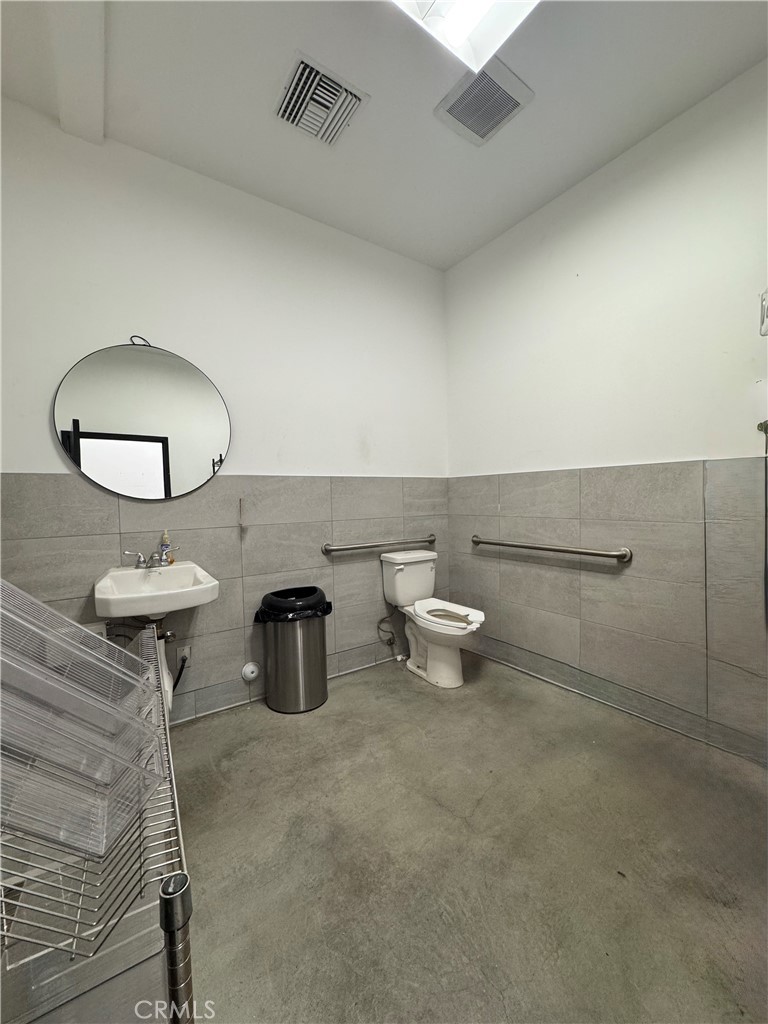 1894 E Hobsonway Property Photo 13