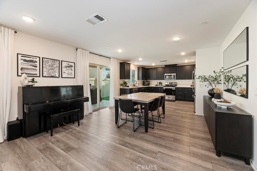 32937 Middlegate Place Property Photo 16