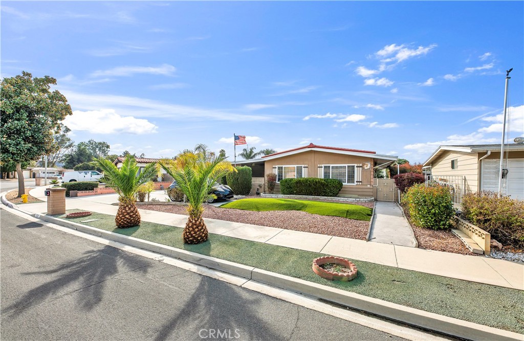 1307 Brentwood Way Property Photo 3