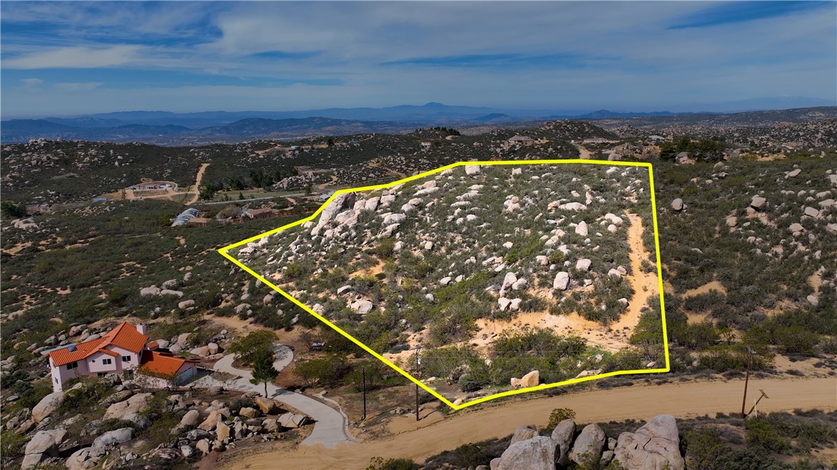 1027 Canyonside Court Property Photo 1