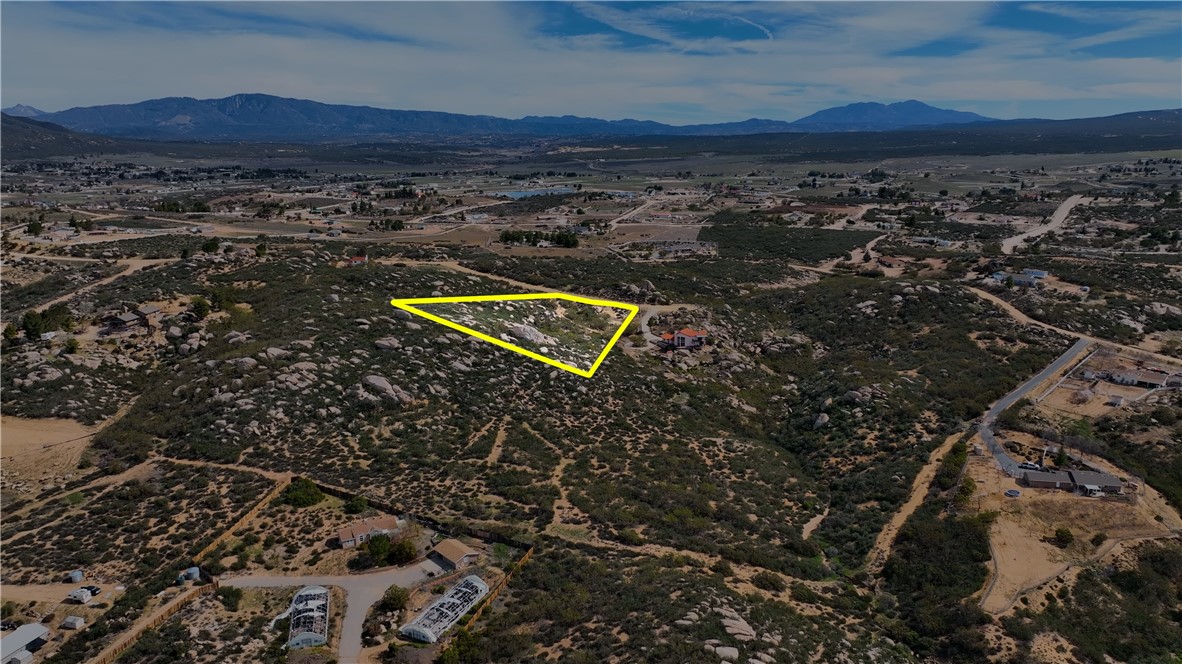 1027 Canyonside Court Property Photo 3