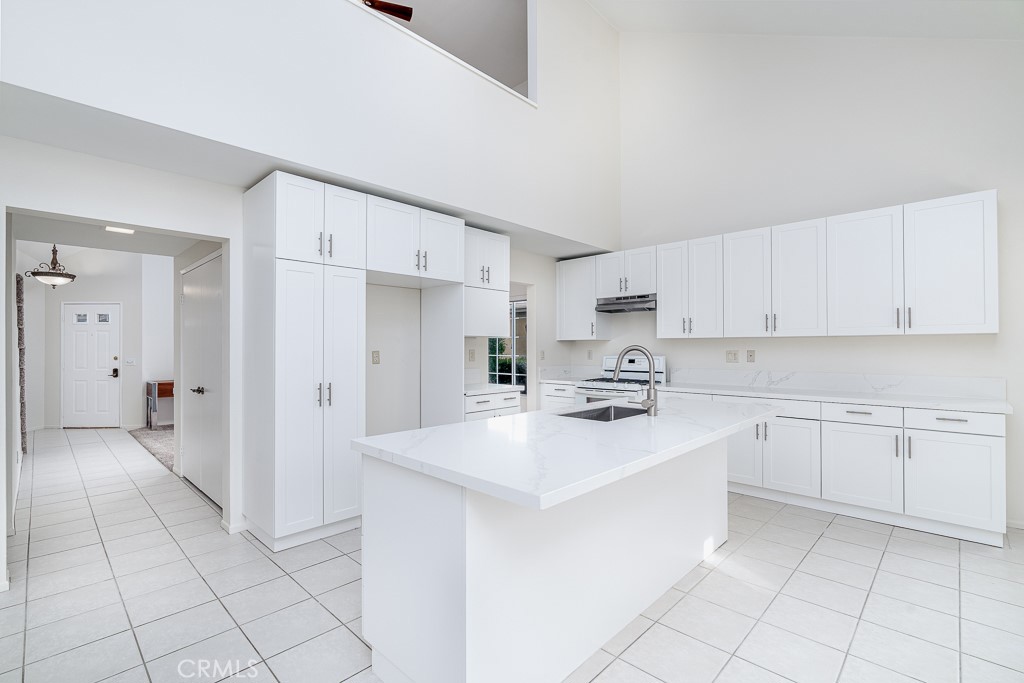 4851 Bermuda Dunes Avenue Property Photo 8