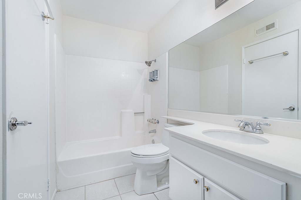 4851 Bermuda Dunes Avenue Property Photo 32