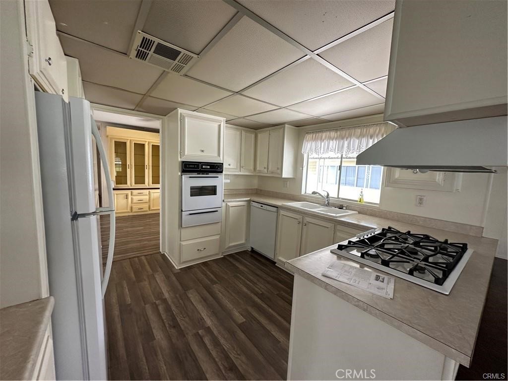 2230 Lake Park Drive 142 Property Photo 8