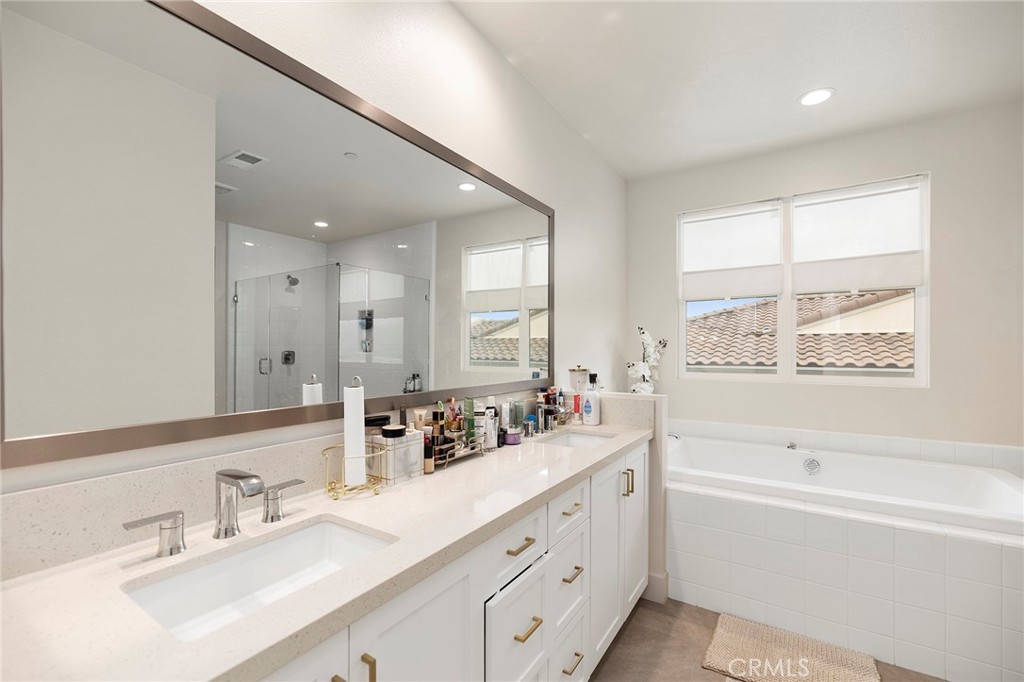 1577 Calle Mayfair Property Photo 35