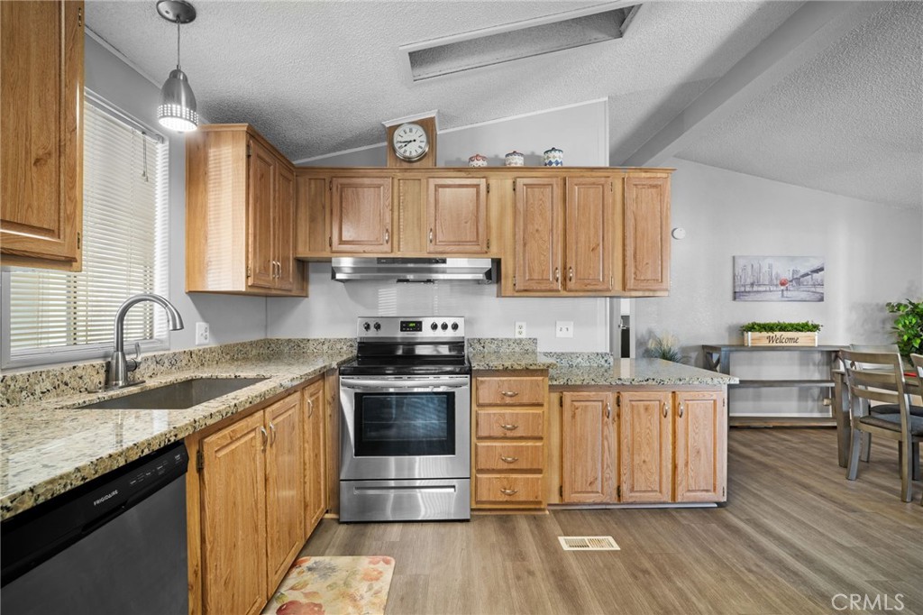 27701 Murrieta Road 37 Property Photo 13