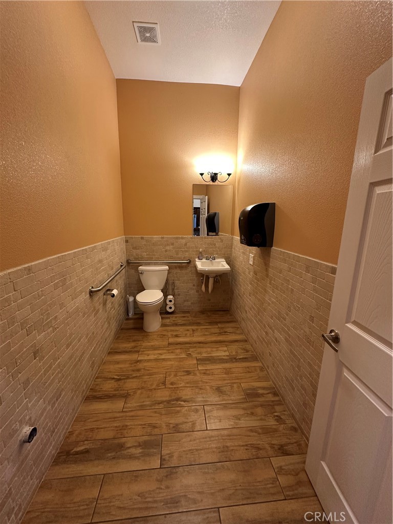 213 W Hobsonway Property Photo 9