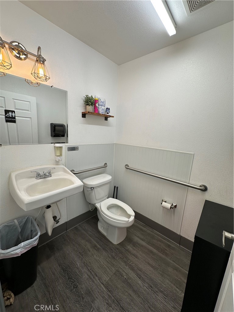 213 W Hobsonway Property Photo 30