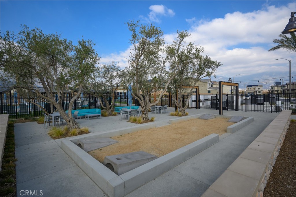 2458 Powell Street Property Photo 15