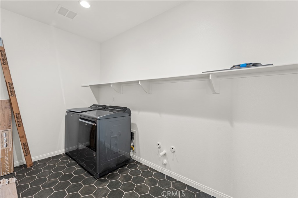 32359 Peters Street Property Photo 27