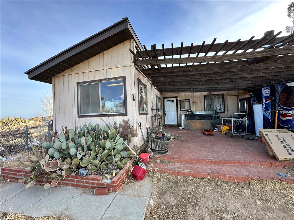6598 Nielson Road Property Photo 1