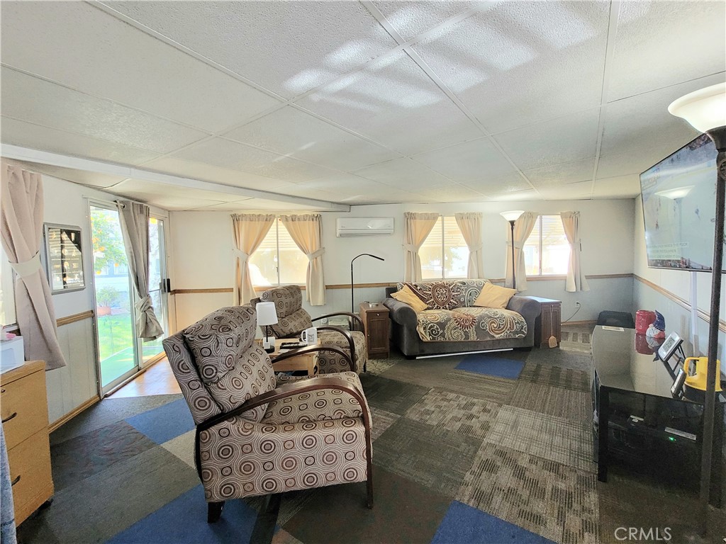 864 Chestnut Drive Property Photo 8