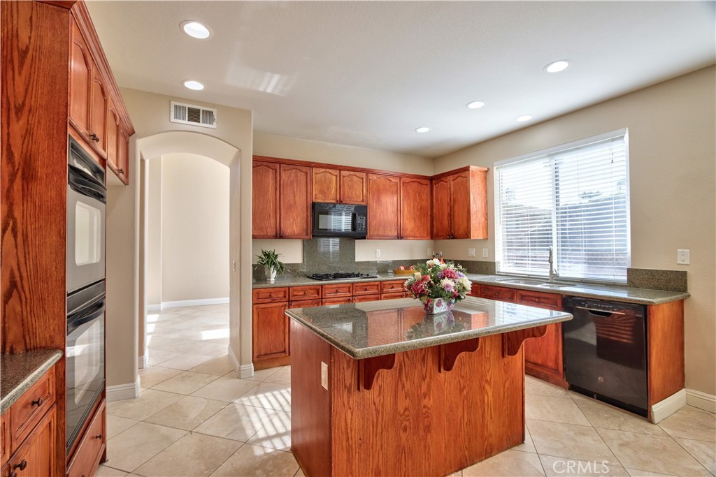 23531 Hobart Court Property Photo 5