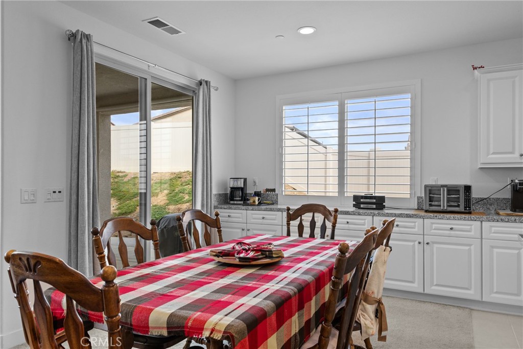 1620 Village Green Way Property Photo 8
