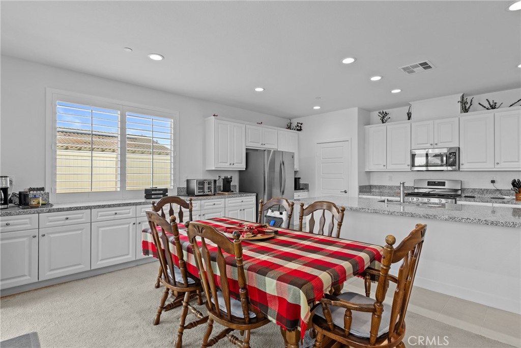1620 Village Green Way Property Photo 11