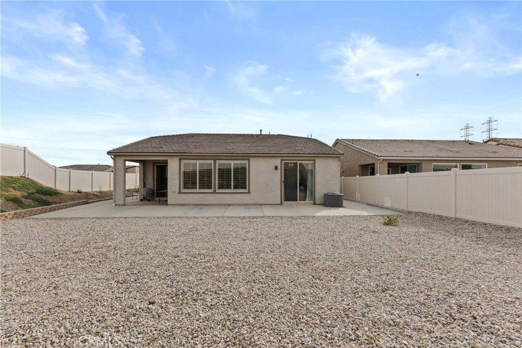 1620 Village Green Way Property Photo 22