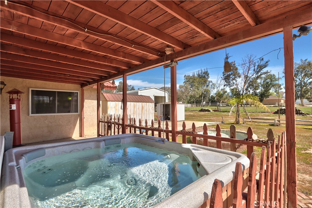 25602 Malaga Road Property Photo 8