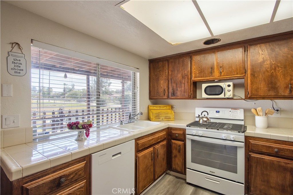 25602 Malaga Road Property Photo 16