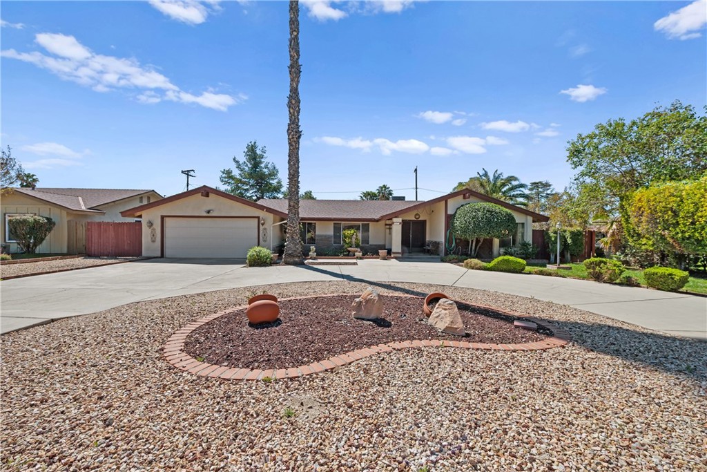 Hemet Real Estate Listings Main Image