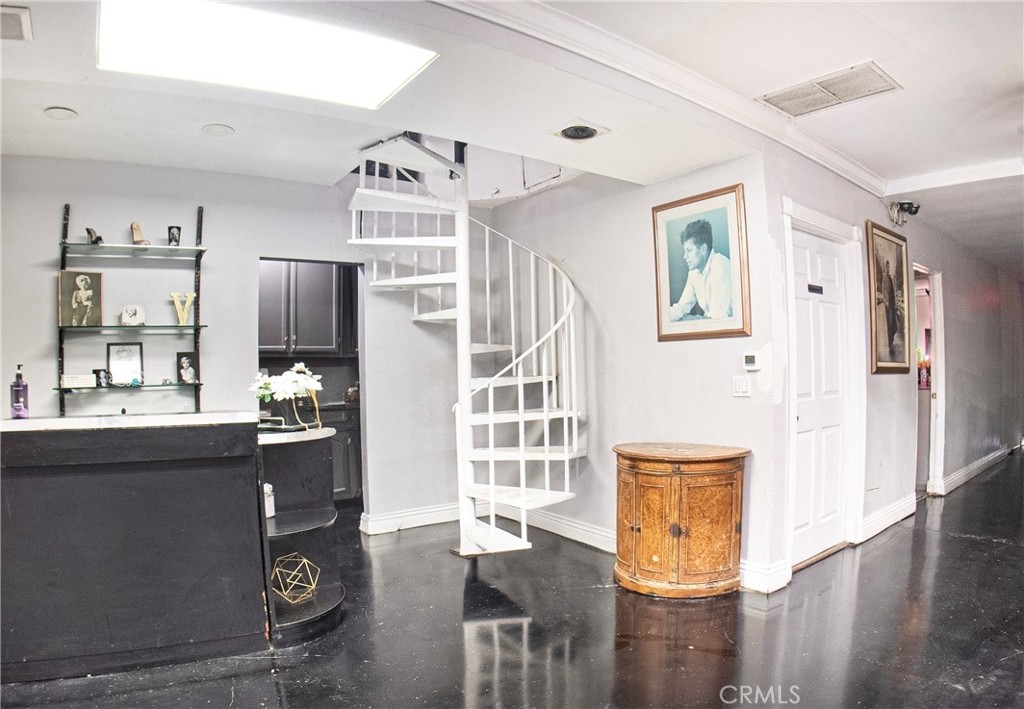 2517 W Beverly Boulevard Property Photo 9