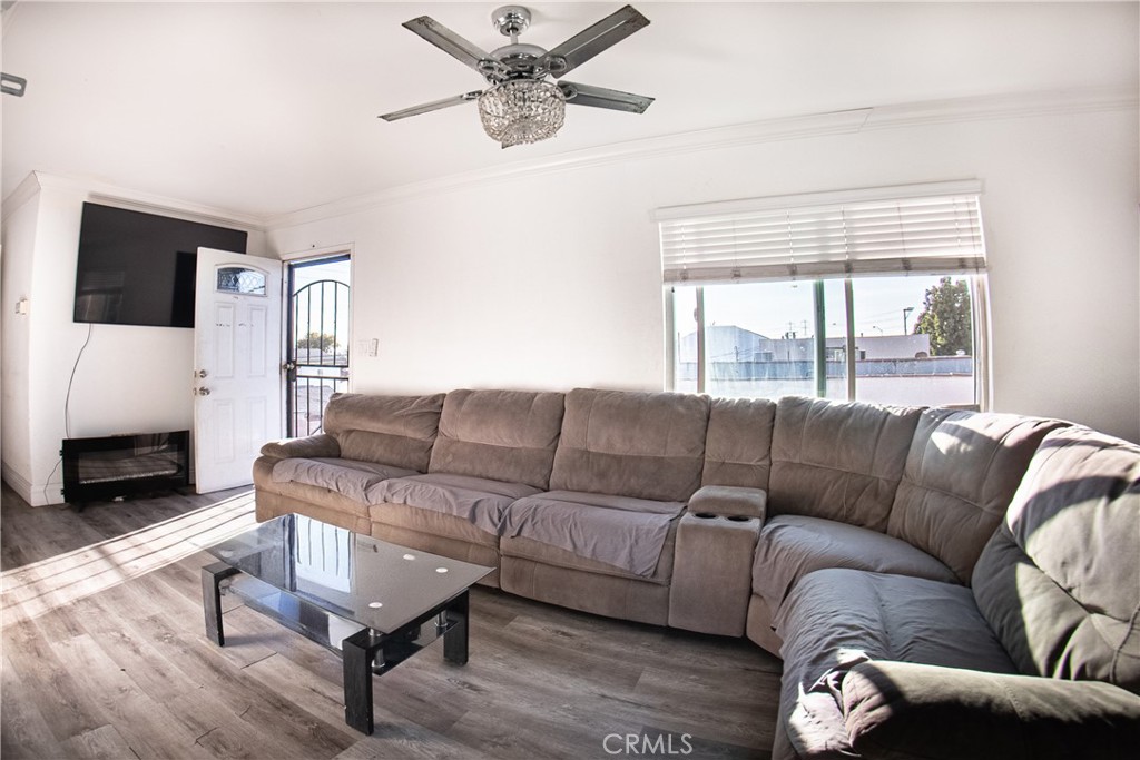 2517 W Beverly Boulevard Property Photo 10