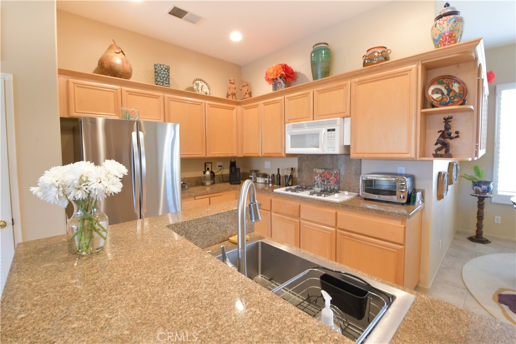 44397 Mesquite Drive Property Photo 7