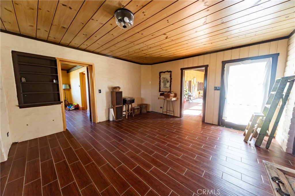 22236 Rosary Avenue Property Photo 23