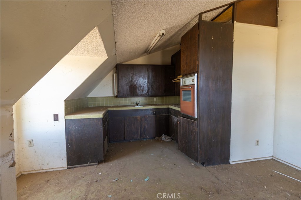 22236 Rosary Avenue Property Photo 36