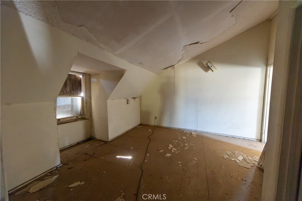 22236 Rosary Avenue Property Photo 40